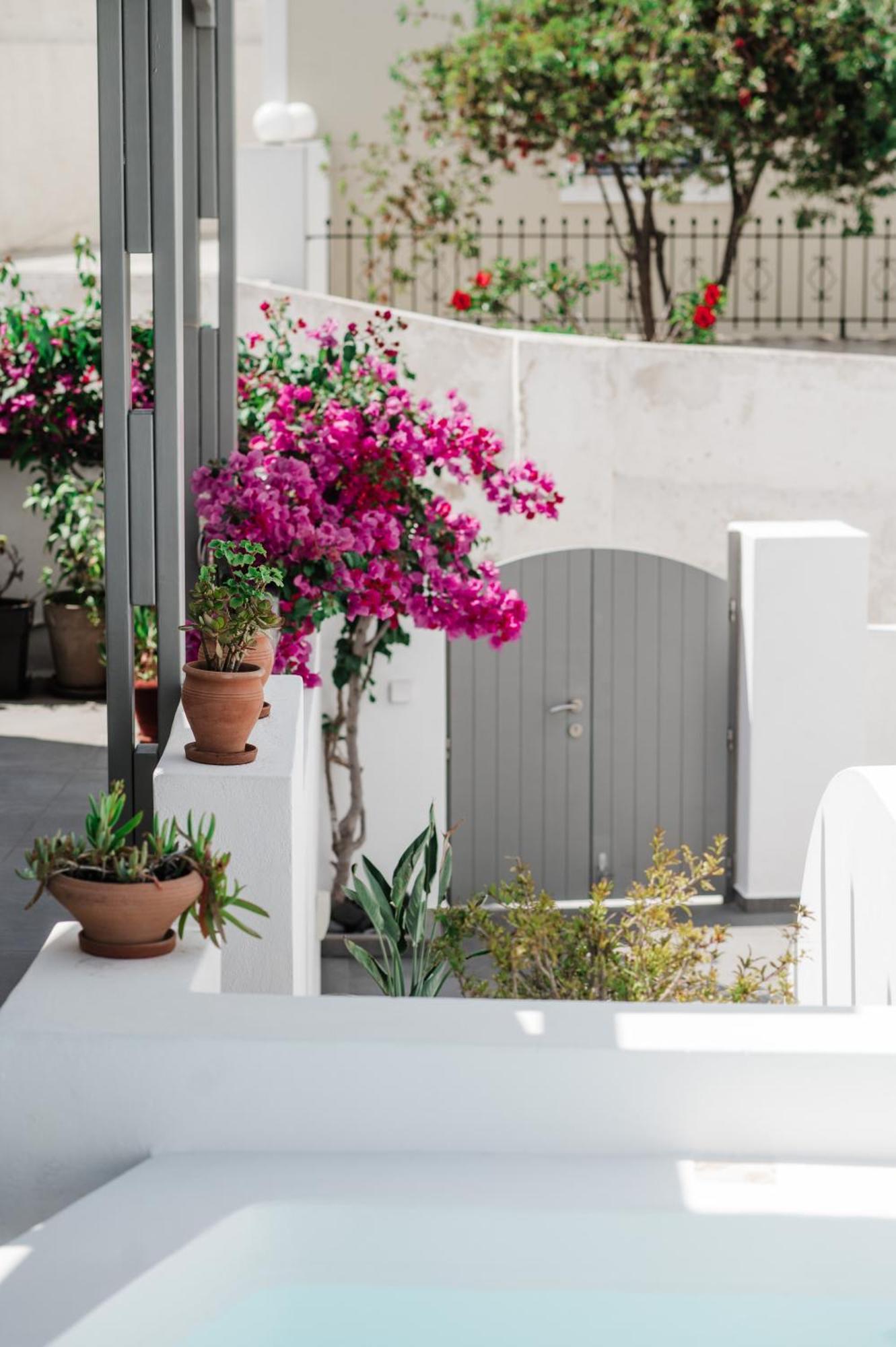 Amphitrite Suites Santorini Vóthon Buitenkant foto